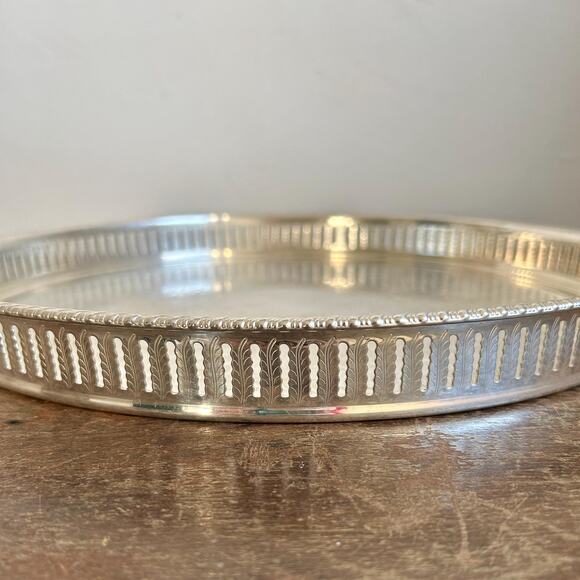 Vintage Silver Plated Sheridan Large Round Tray | Cottagecore Farmhouse - Picture 7 of 8